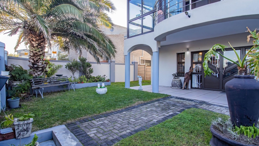 3 Bedroom Property for Sale in De Kelders Western Cape